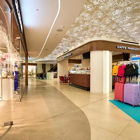 Enchanting One-bedroom On 25th Floor