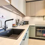 Enchanting One-bedroom On 25th Floor Appartement San Ġiljan