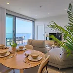 Appartement Enchanting One-bedroom On 25th Floor San Ġiljan