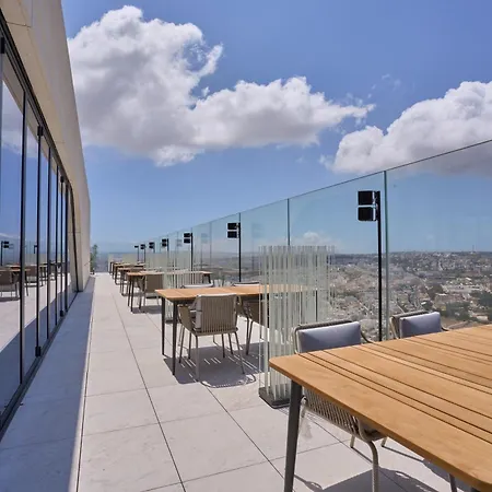 Apartment Enchanting One-bedroom On 25th Floor Saint Julian's