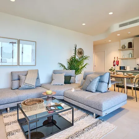 Enchanting One-bedroom On 25th Floor *