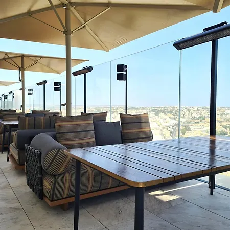 Enchanting One-bedroom On 25th Floor Appartement San Ġiljan