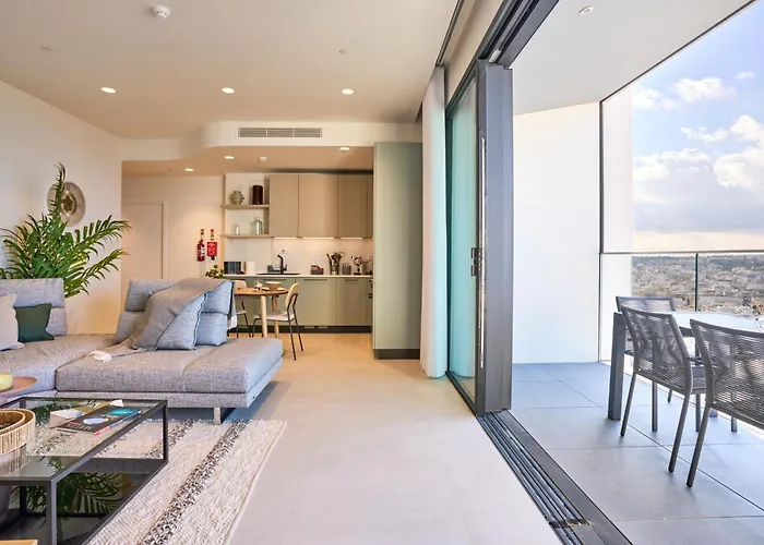 Enchanting One-bedroom On 25th Floor *