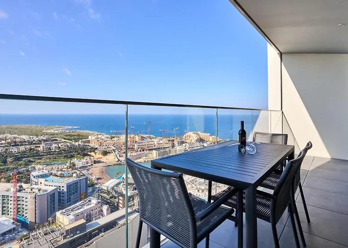 Enchanting One-bedroom On 25th Floor Lejlighed